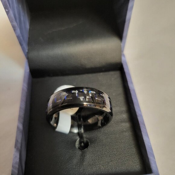 NWT MENS STAINLESS STEEL BEVELED EDGE WEDDING BAND SZ 11 - Picture 3 of 6